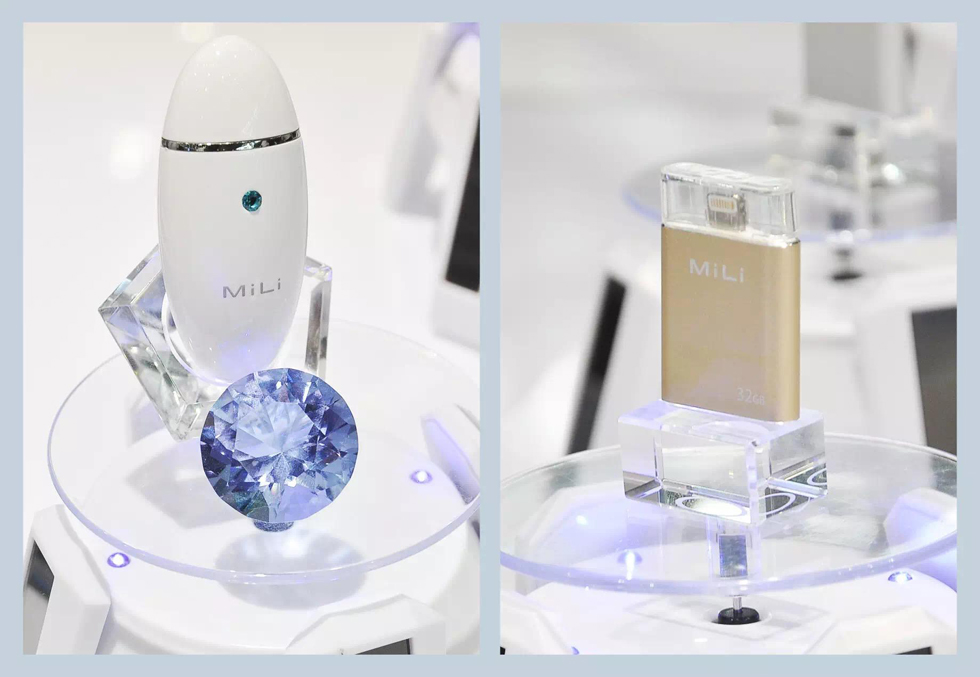 MiLi Pure智能肌膚水分測(cè)試儀及MiLi iData蘋(píng)果智能U盤(pán)驚艷亮相。